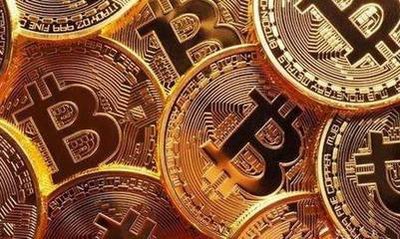 Green energy-powered mining farm utilizing solar panels for sustainable Bitcoin mining